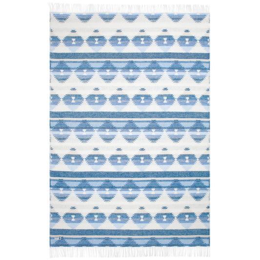 Warme kuscheldecke mit Muster in Blau