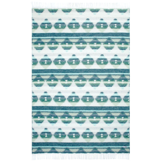 Grüne Lieblingsdecke aus reiner Wolle für das Zuhause auf dem Sofa